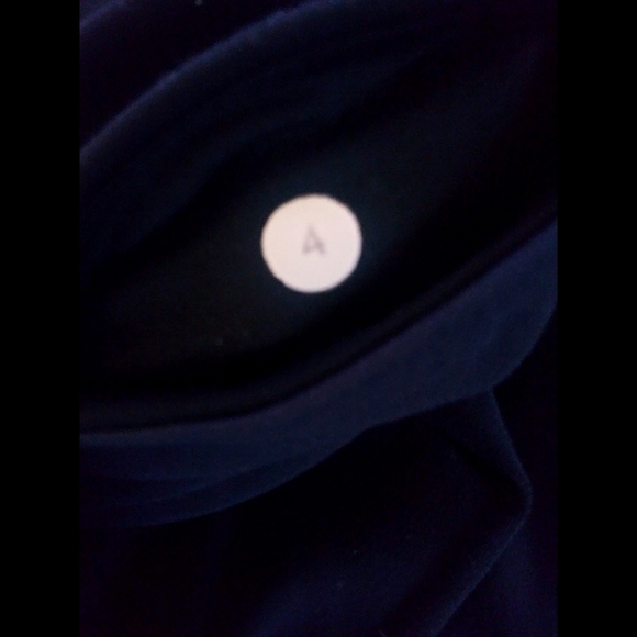 Lululemon reversible wunder under crop size 4 - Picture 4 of 5